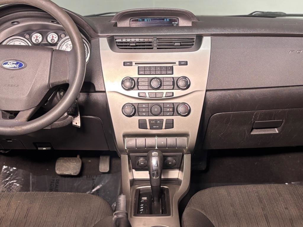 Used 2010 Ford Focus SE image 15