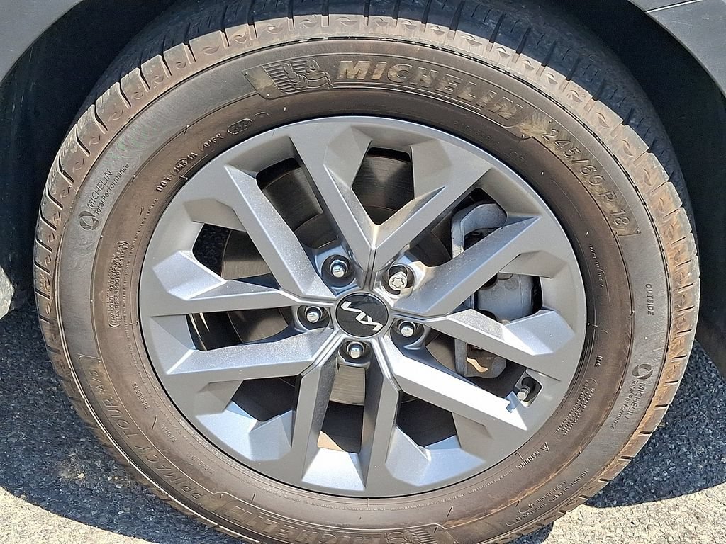 Used 2024 Kia Telluride LX AWD/4WD image 9