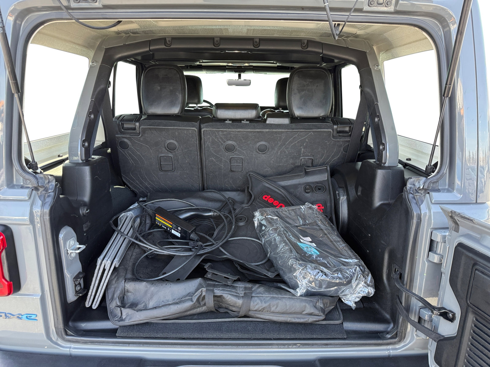 Used 2022 Jeep Wrangler Unlimited Rubicon 4xe w/ Cold Weather Group image 17