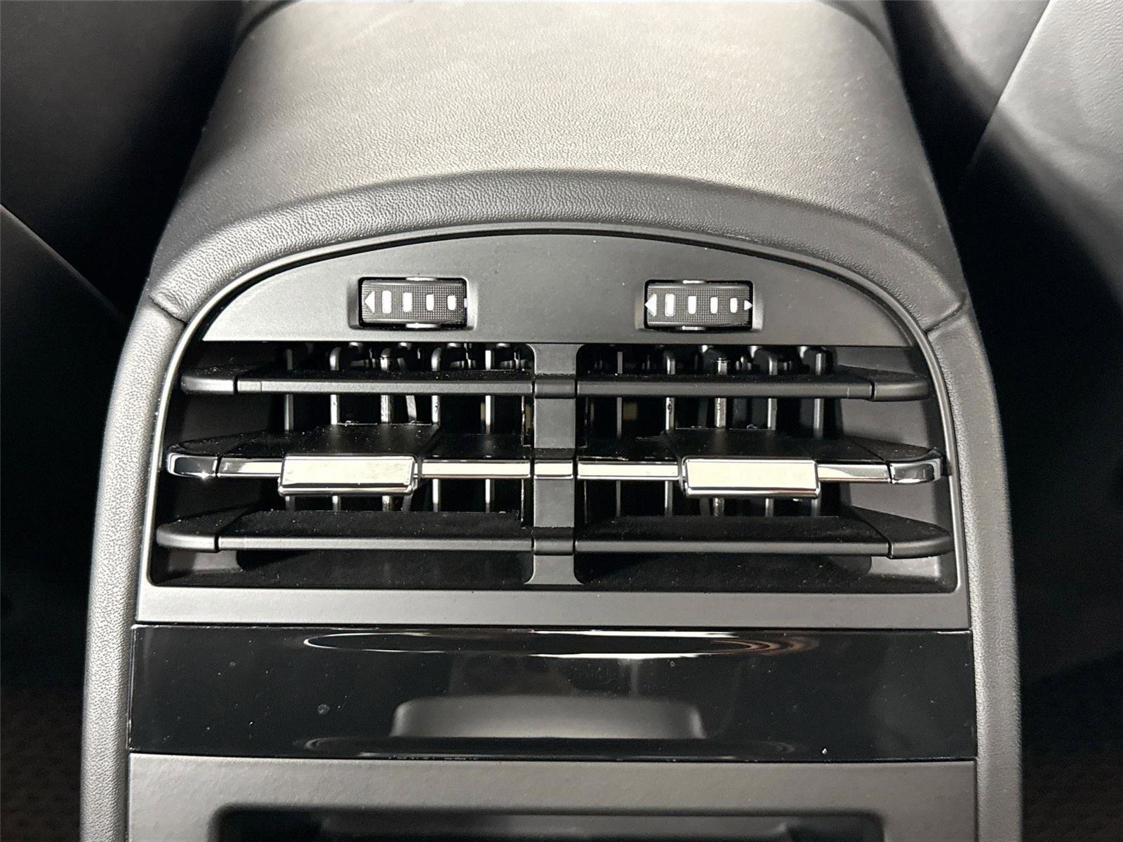 Used 2020 Maserati Quattroporte GTS GranLusso image 37