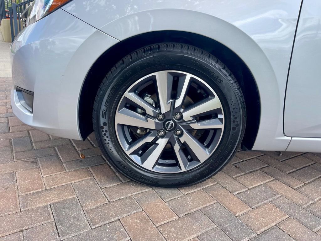 Used 2023 Nissan Versa SV image 9