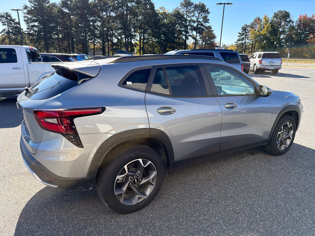 Used 2024 Chevrolet Trax LT FWD image 10