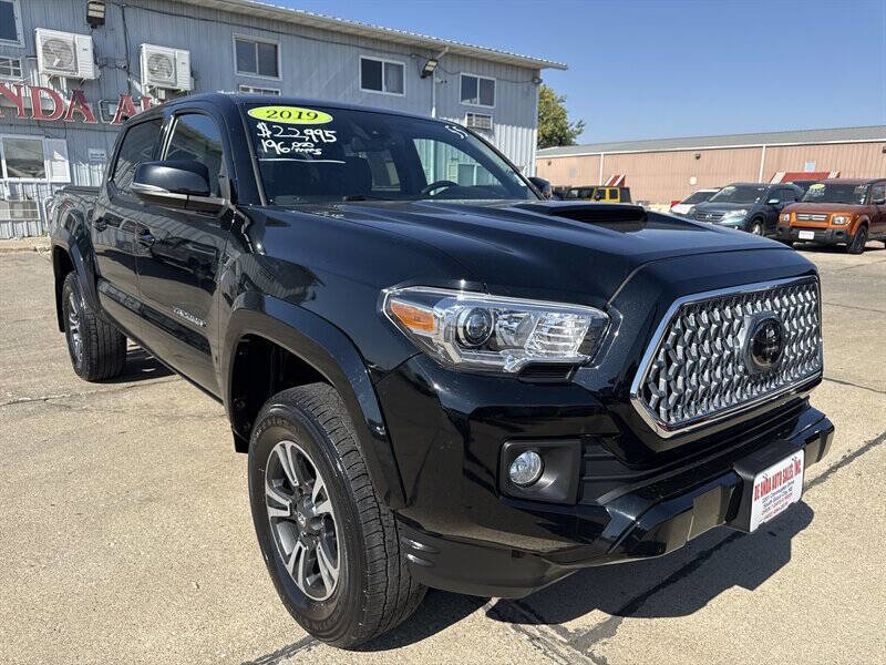 Used 2019 Toyota Tacoma TRD Sport image 11