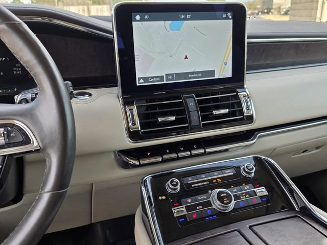 Used 2018 Lincoln Navigator Select w/ Technology Package image 9