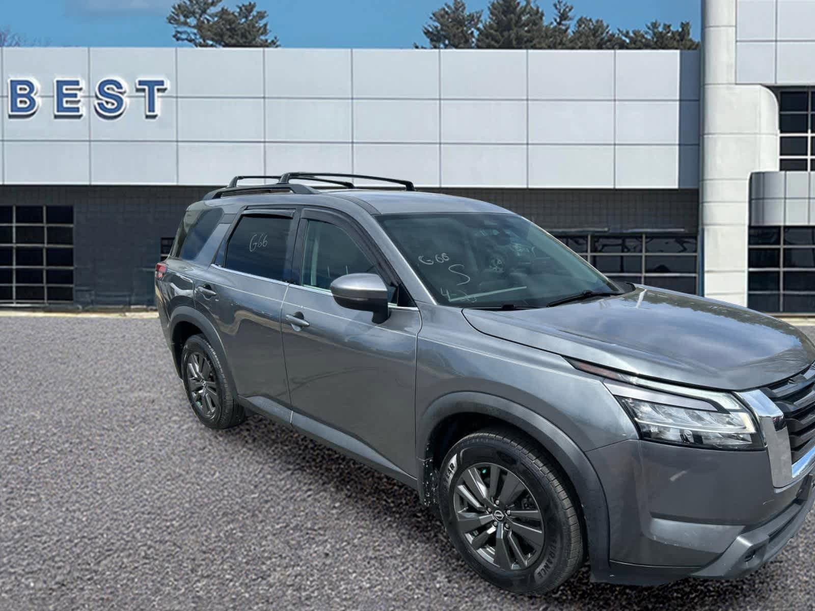 Used 2022 Nissan Pathfinder SV AWD/4WD image 3