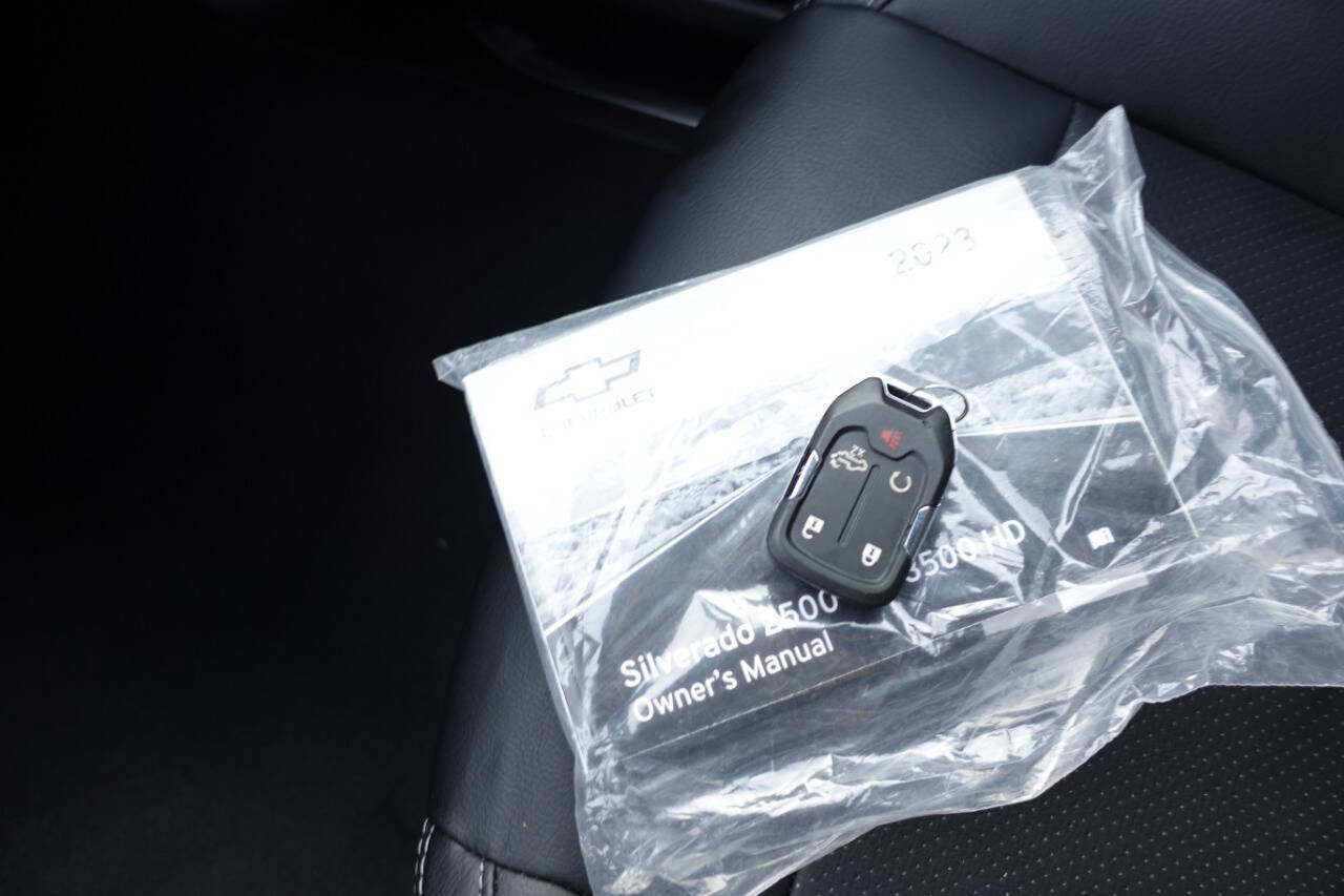 Used 2023 Chevrolet Silverado 2500 LT w/ Convenience Package image 38