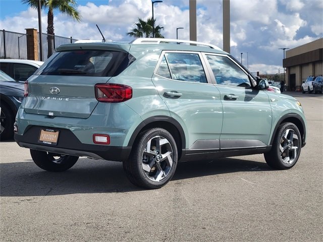 New 2026 Hyundai Venue SEL image 2