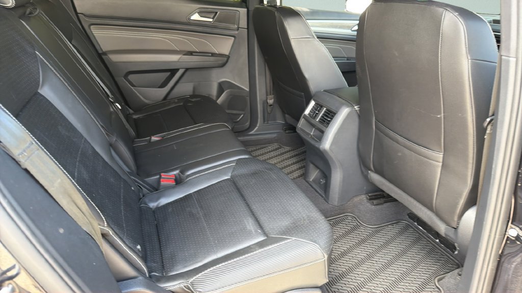 Used 2023 Volkswagen Atlas Cross Sport SE FWD image 29