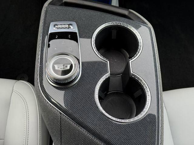 New 2025 Cadillac Optiq Luxury 1 image 25