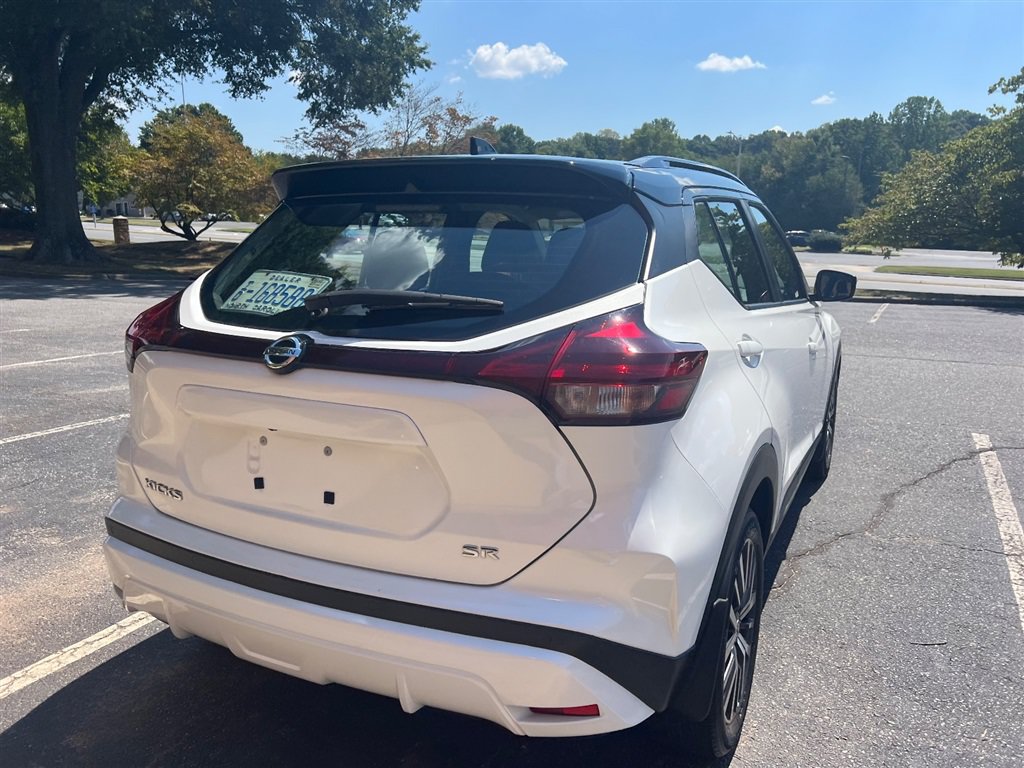 Used 2021 Nissan Kicks SR FWD image 11