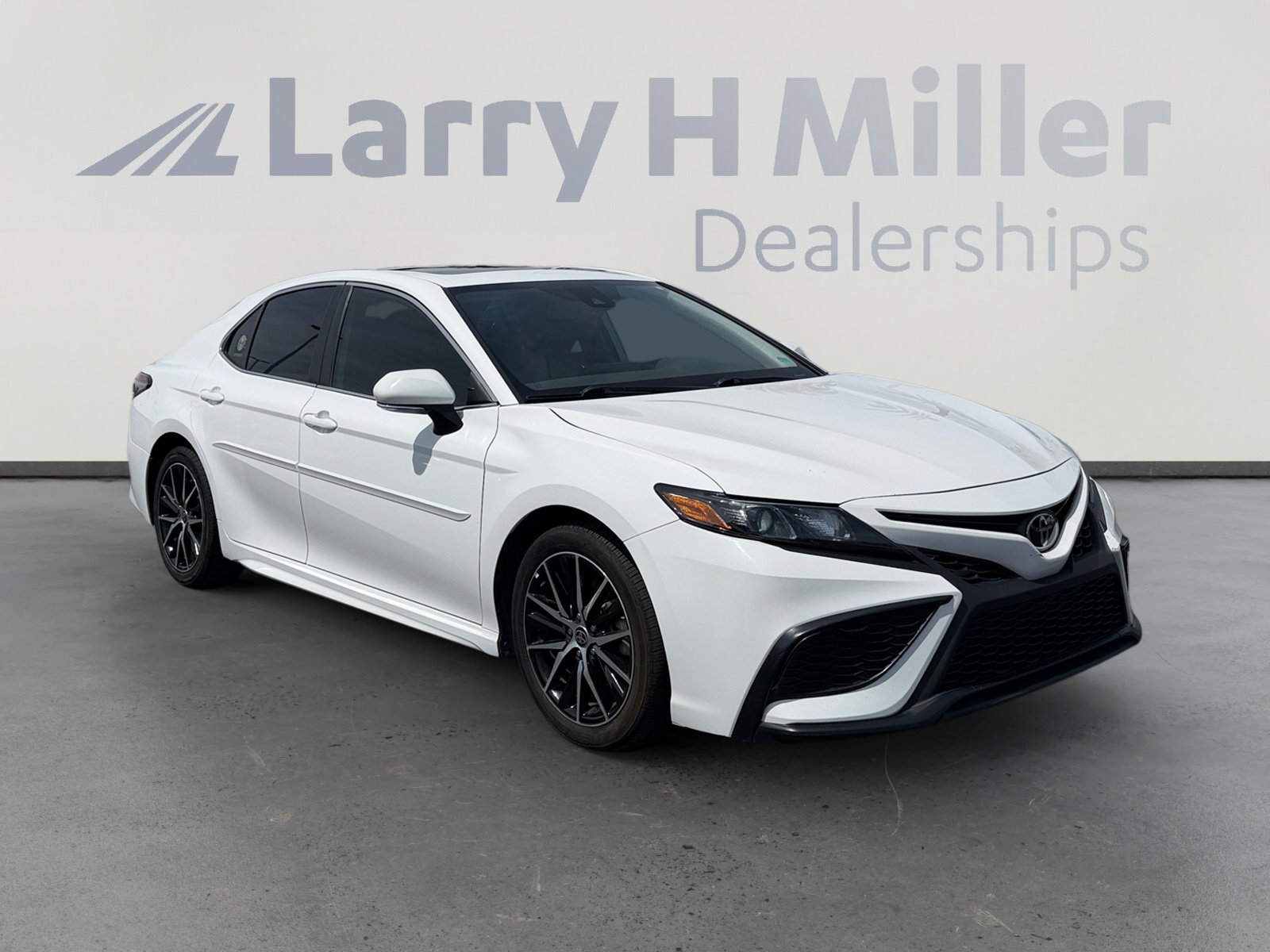 Used 2021 Toyota Camry SE w/ Audio Upgrade Package image 7