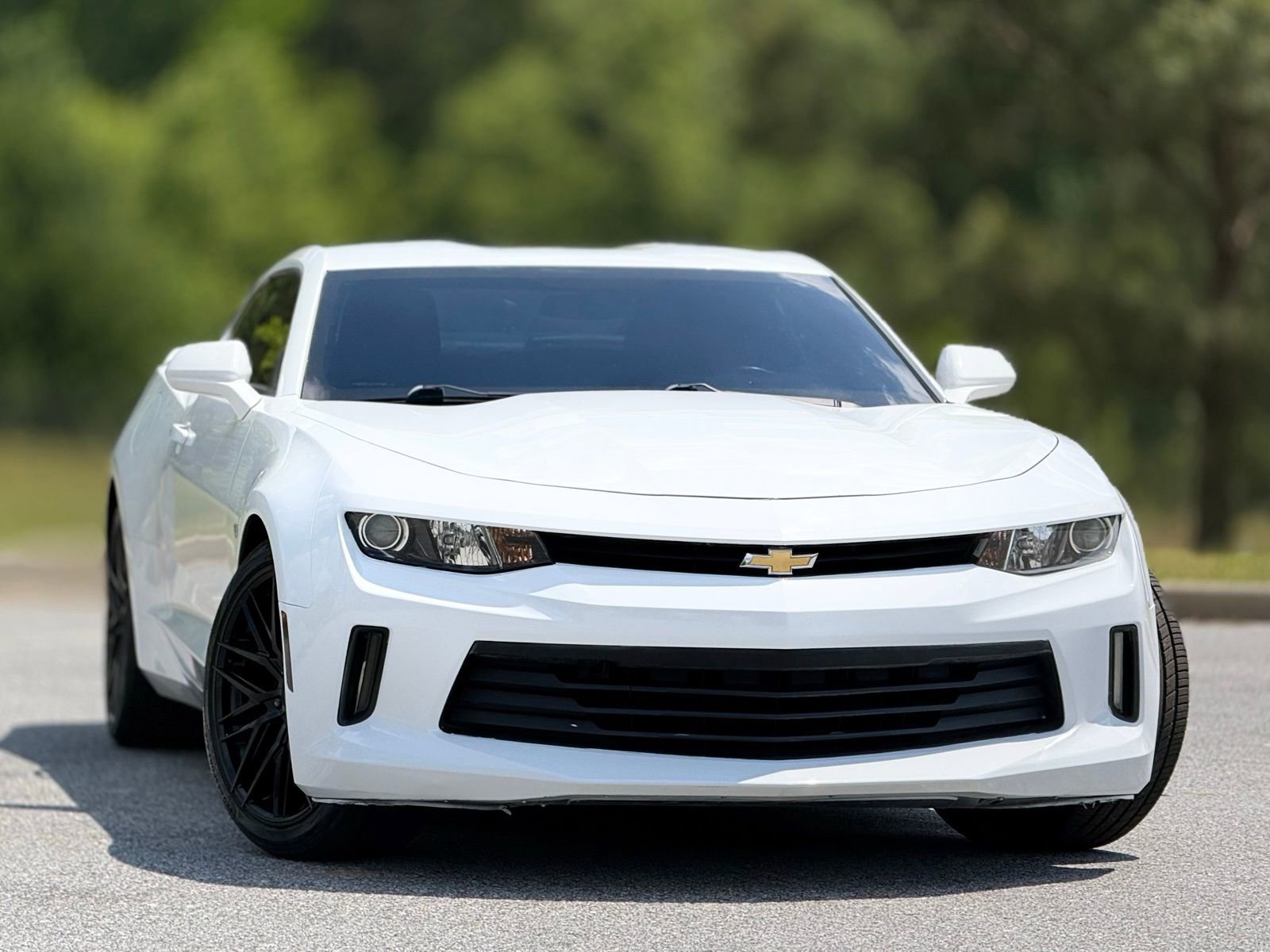 Used 2017 Chevrolet Camaro LT RWD image 4