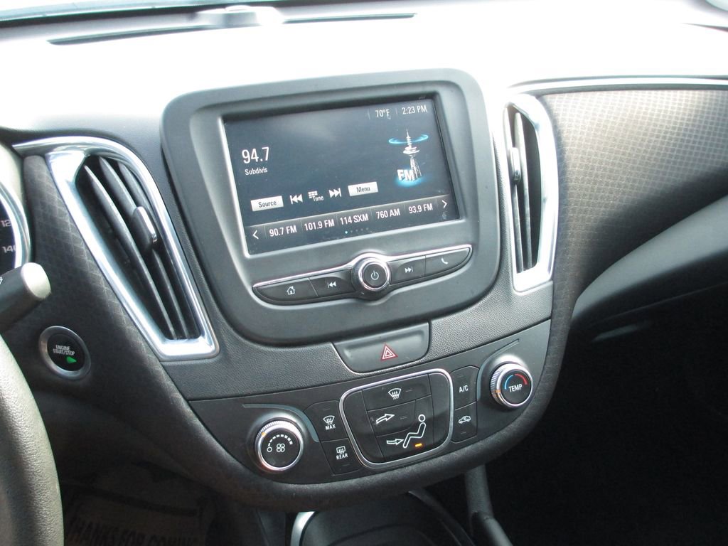 Used 2018 Chevrolet Malibu LT image 24