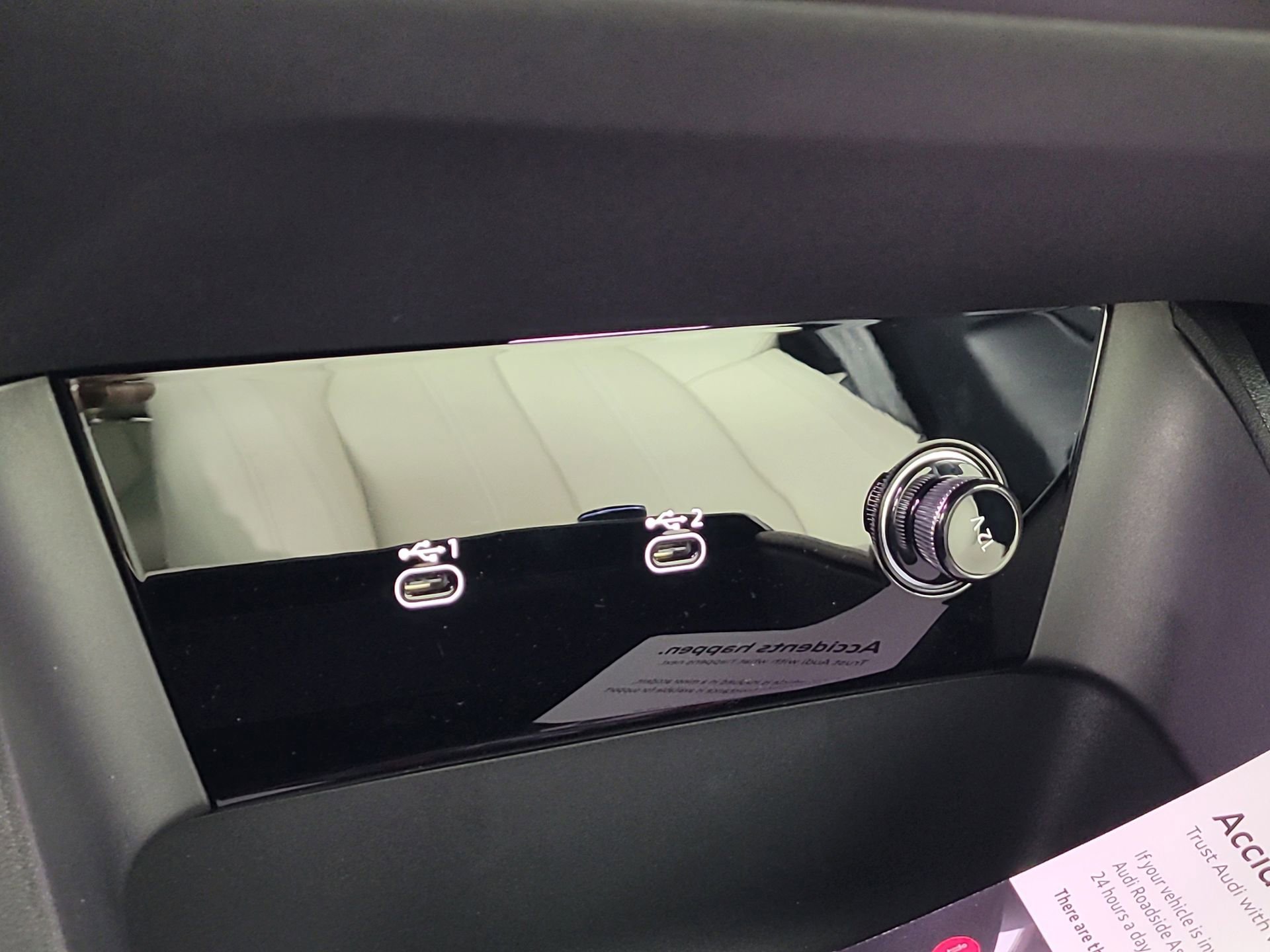 New 2025 Audi Q6 e-tron Premium Plus image 32