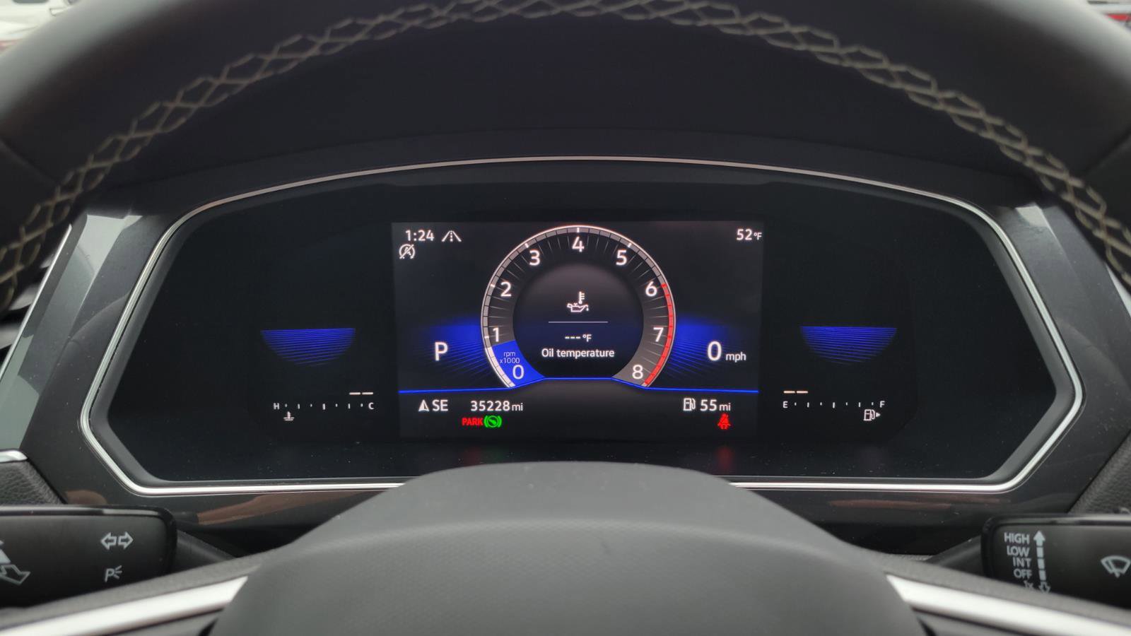 Used 2022 Volkswagen Tiguan SE w/ Panoramic Sunroof Package image 24