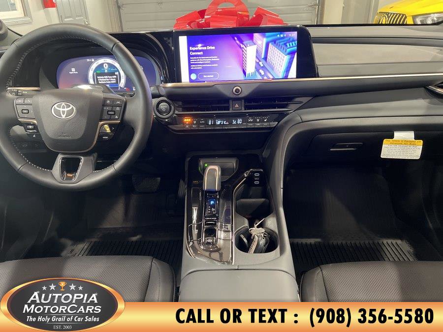 Used 2025 Toyota Crown Signia AWD/4WD image 24