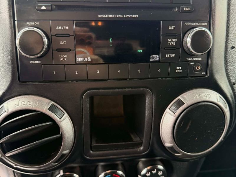 Used 2013 Jeep Wrangler Sport w/ Connectivity Group image 9