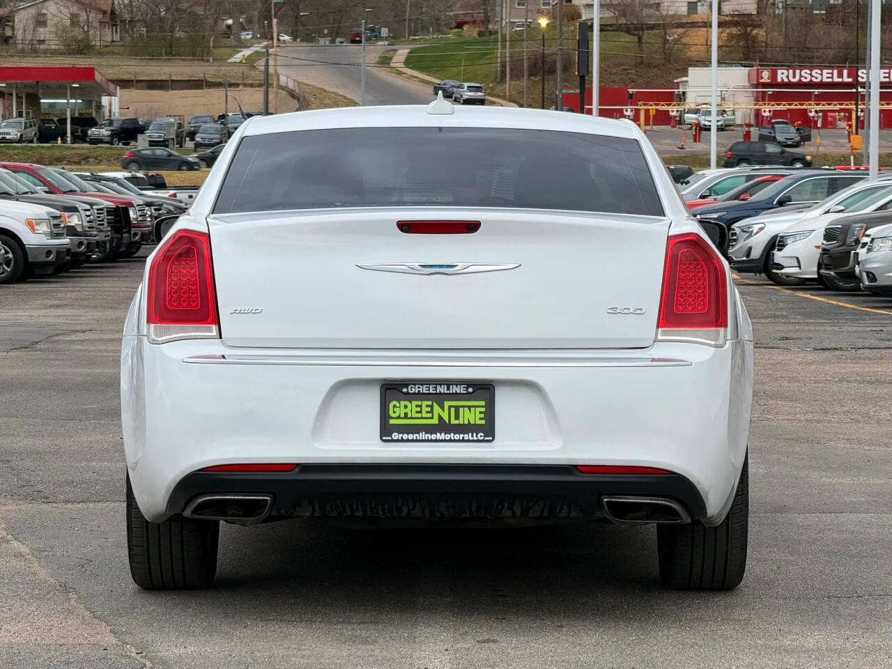 Used 2017 Chrysler 300 Limited image 4