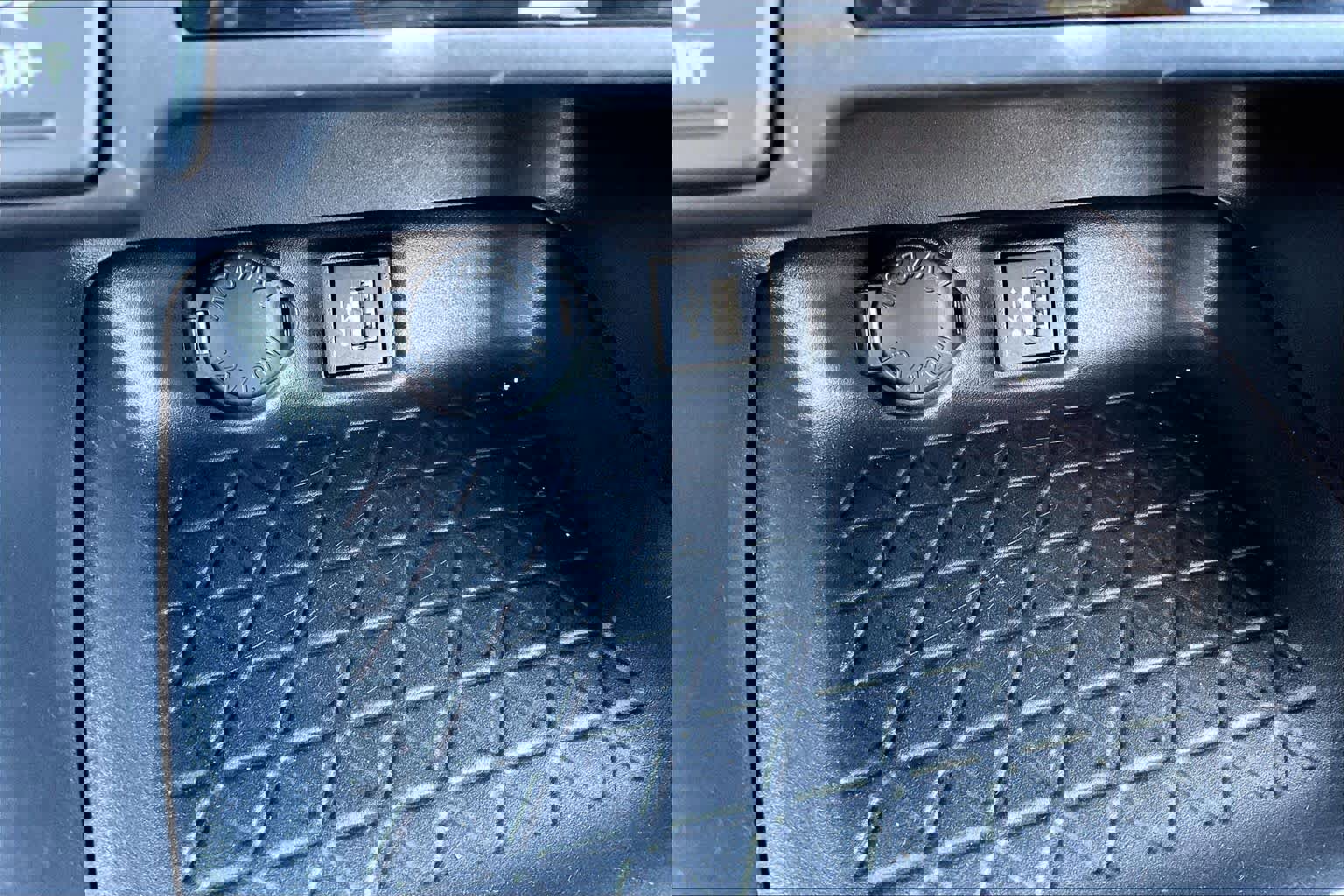 Certified 2025 Toyota RAV4 LE image 35