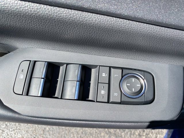 New 2025 Toyota Prius Plug-In Hybrid FWD image 26