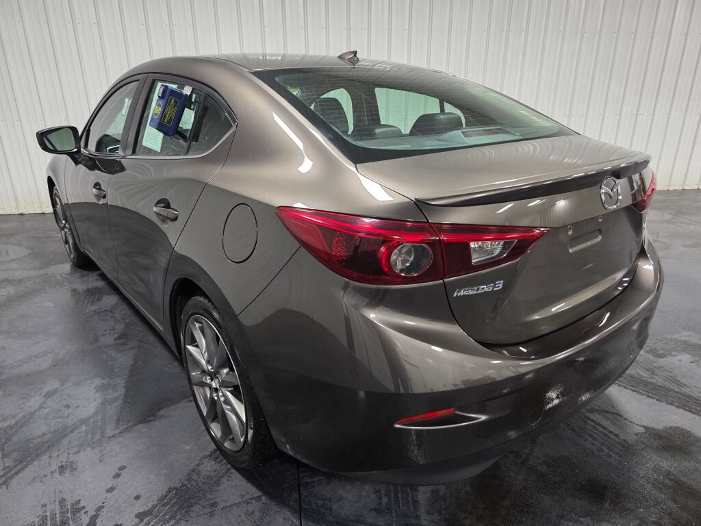 Used 2018 MAZDA MAZDA3 Grand Touring FWD image 3