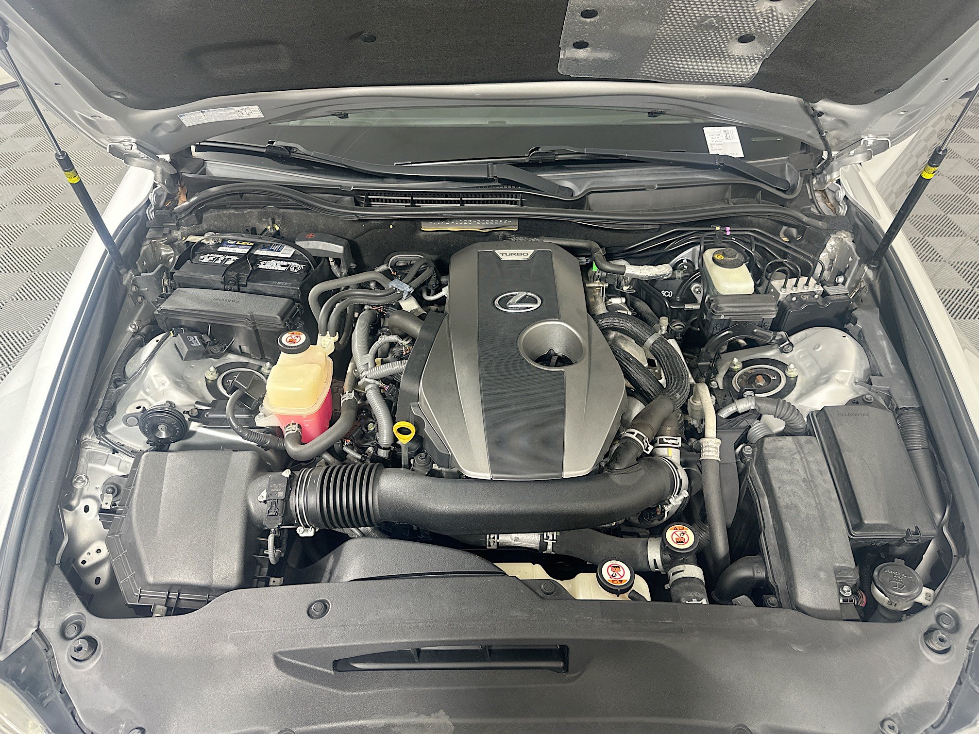 Used 2017 Lexus IS 200t w/ Premium Package RWD image 32