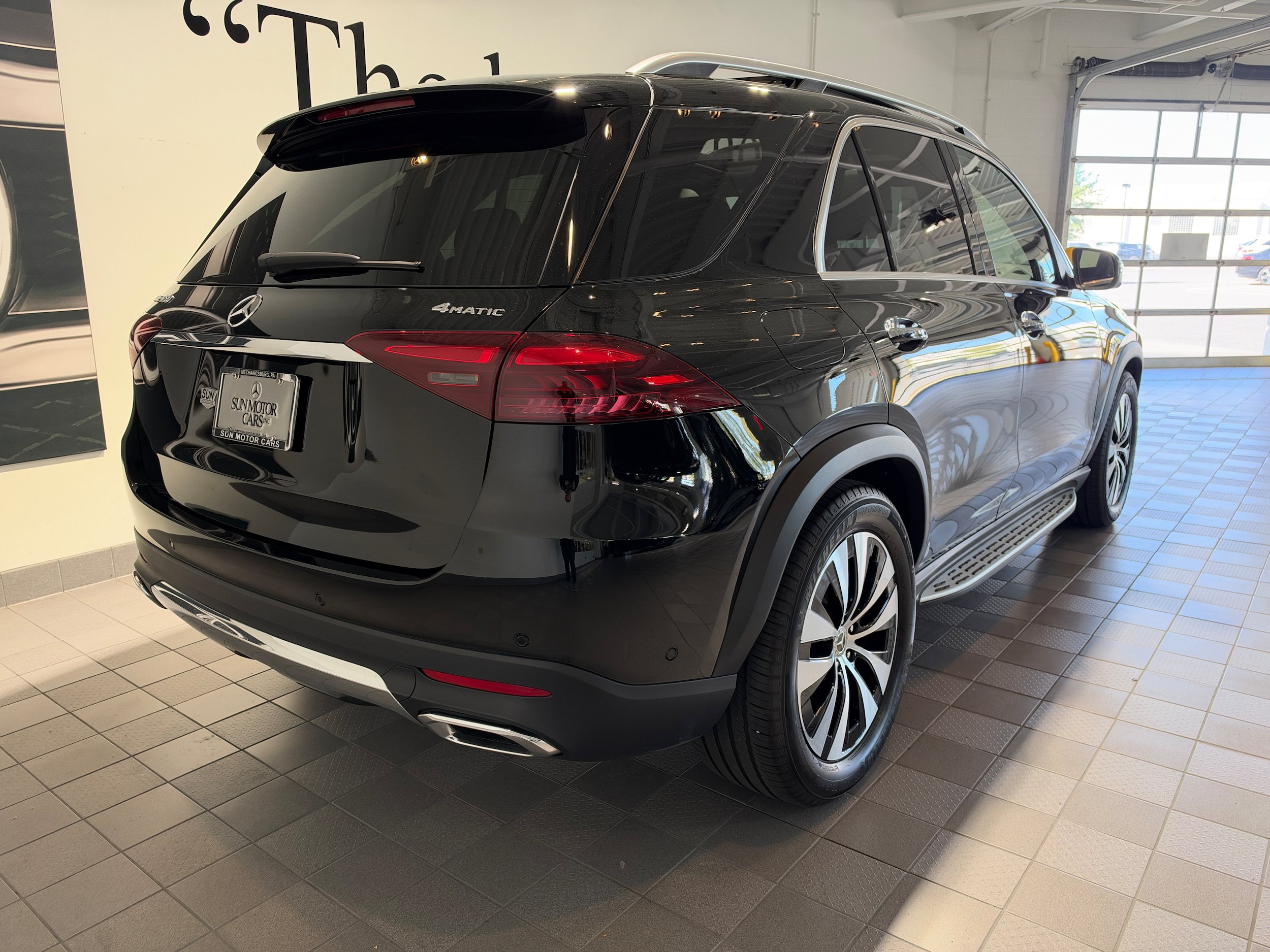 Used 2024 Mercedes-Benz GLE 350 4MATIC image 4