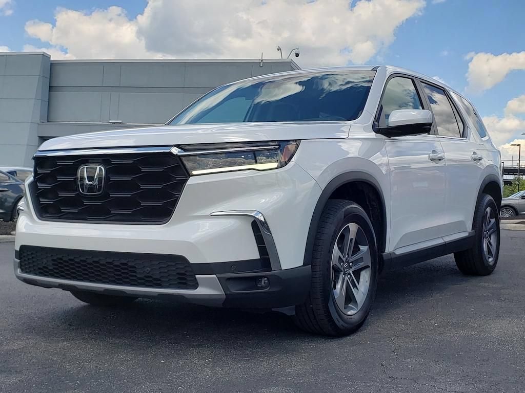 Used 2025 Honda Pilot EX-L image 3