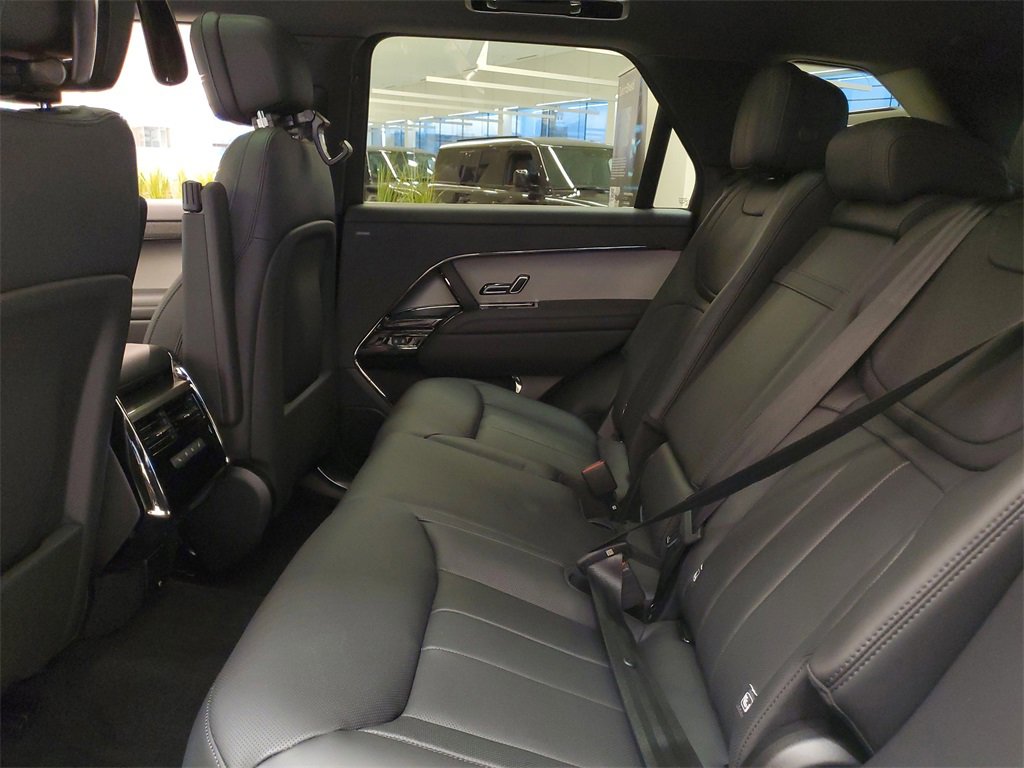 New 2025 Land Rover Range Rover Sport SE image 23