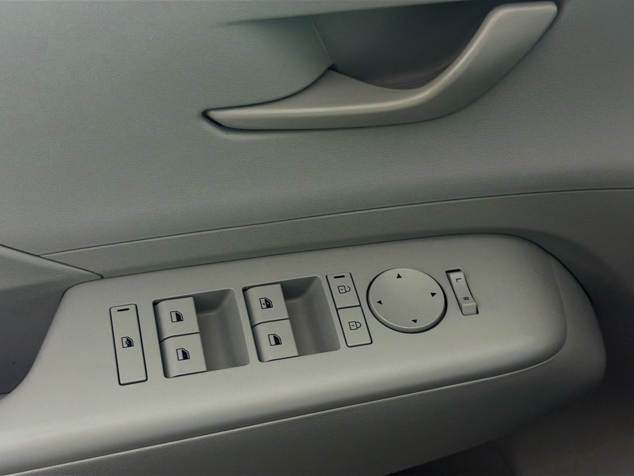 Used 2025 Hyundai Kona SEL FWD image 15
