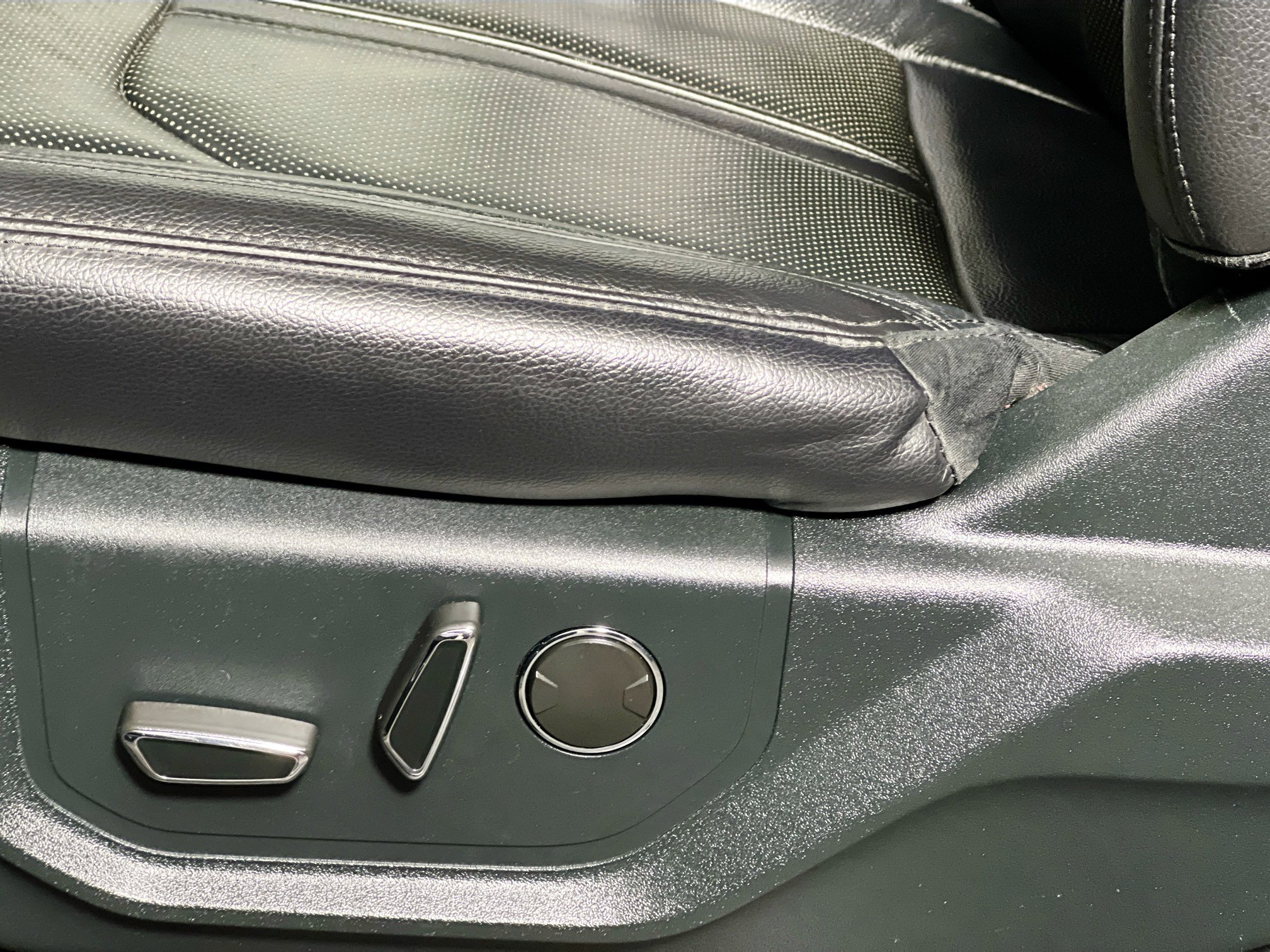 Used 2020 Ford Expedition Limited w/ Texas Edition Package AWD/4WD image 15