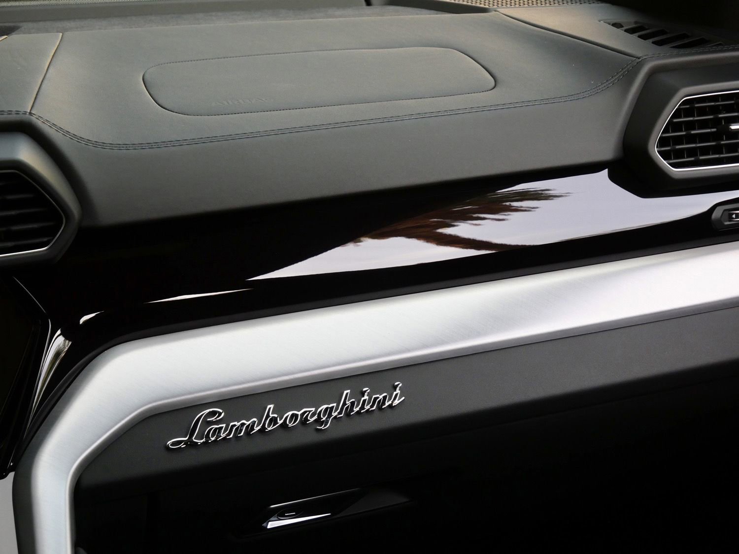 Used 2023 Lamborghini Urus S AWD/4WD image 23