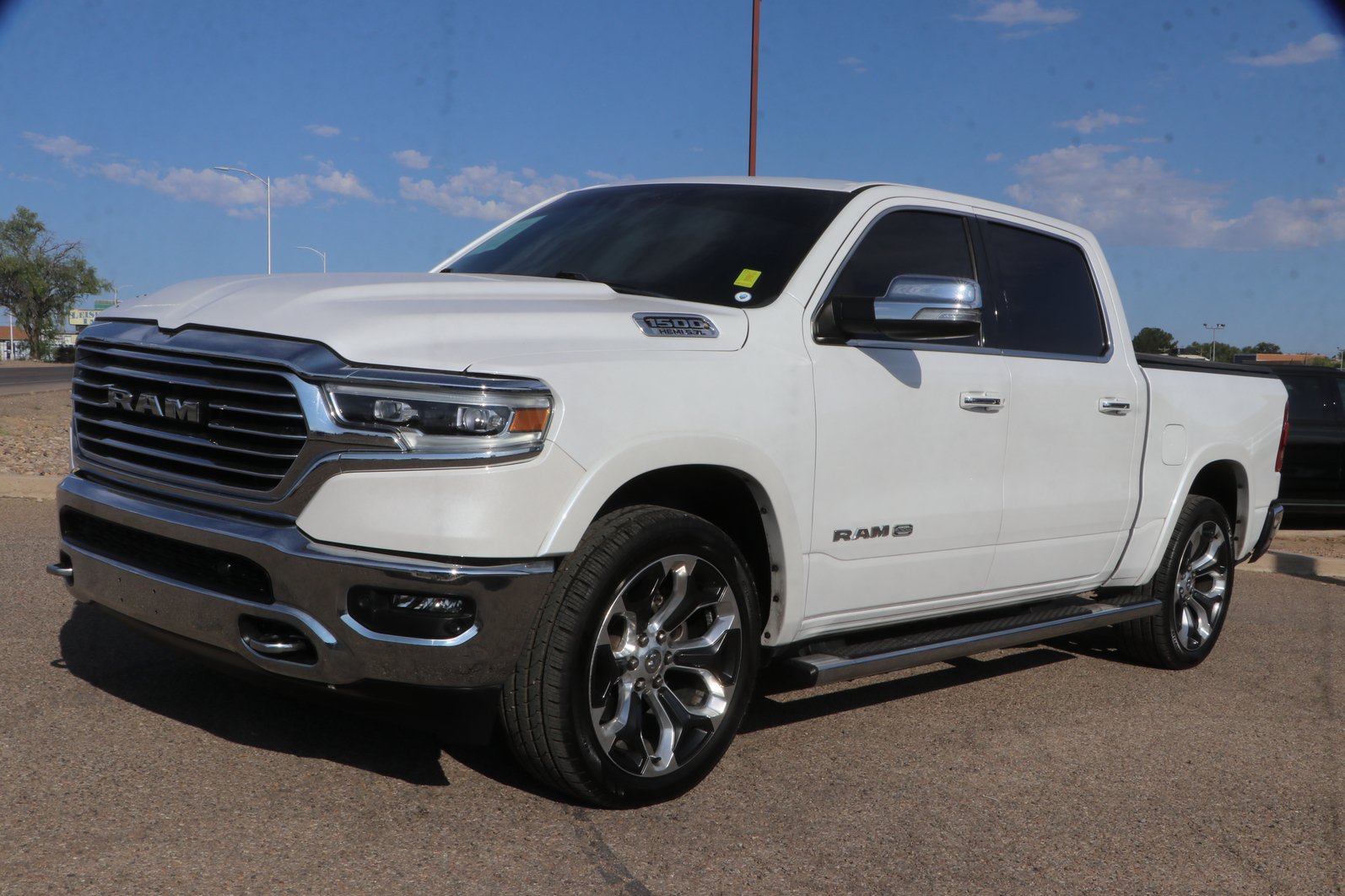 Used 2022 RAM 1500 Limited w/ Trailer Tow Group (B) AWD/4WD image 3