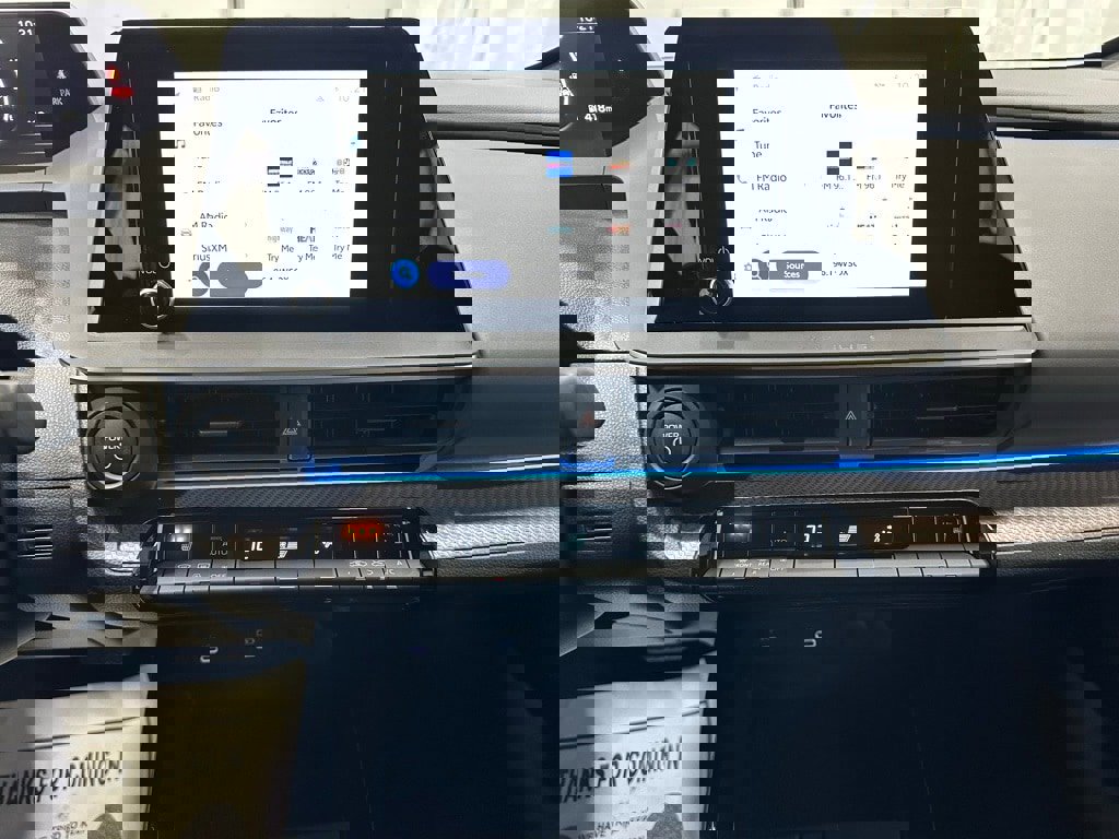 Used 2025 Toyota Prius XLE image 25