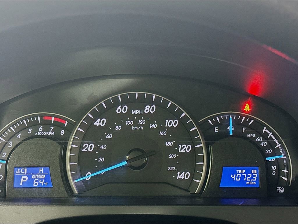 Used 2013 Toyota Camry LE FWD image 13