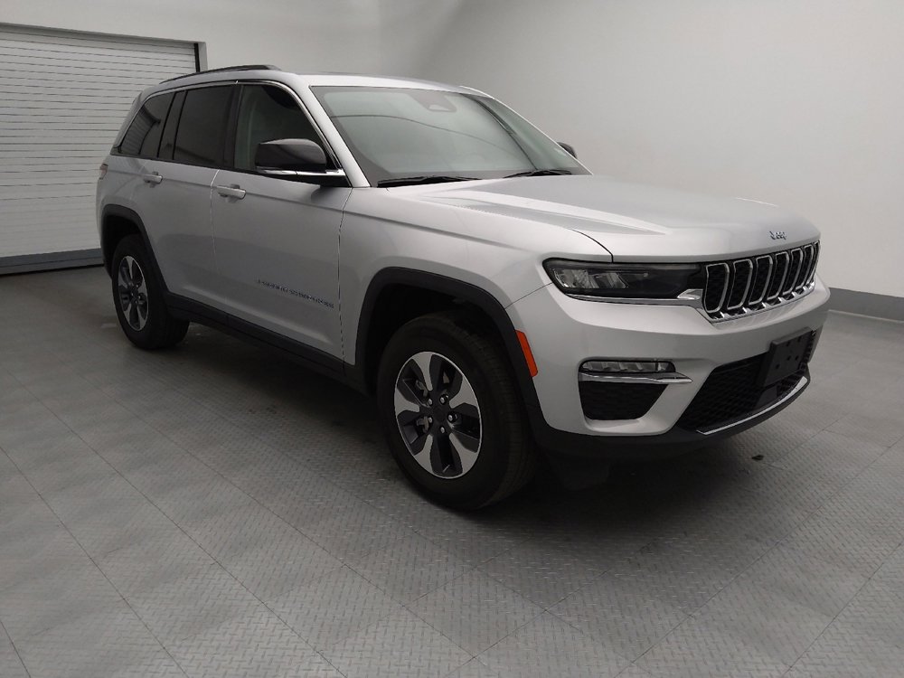 Used 2023 Jeep Grand Cherokee 4WD 4xe image 11