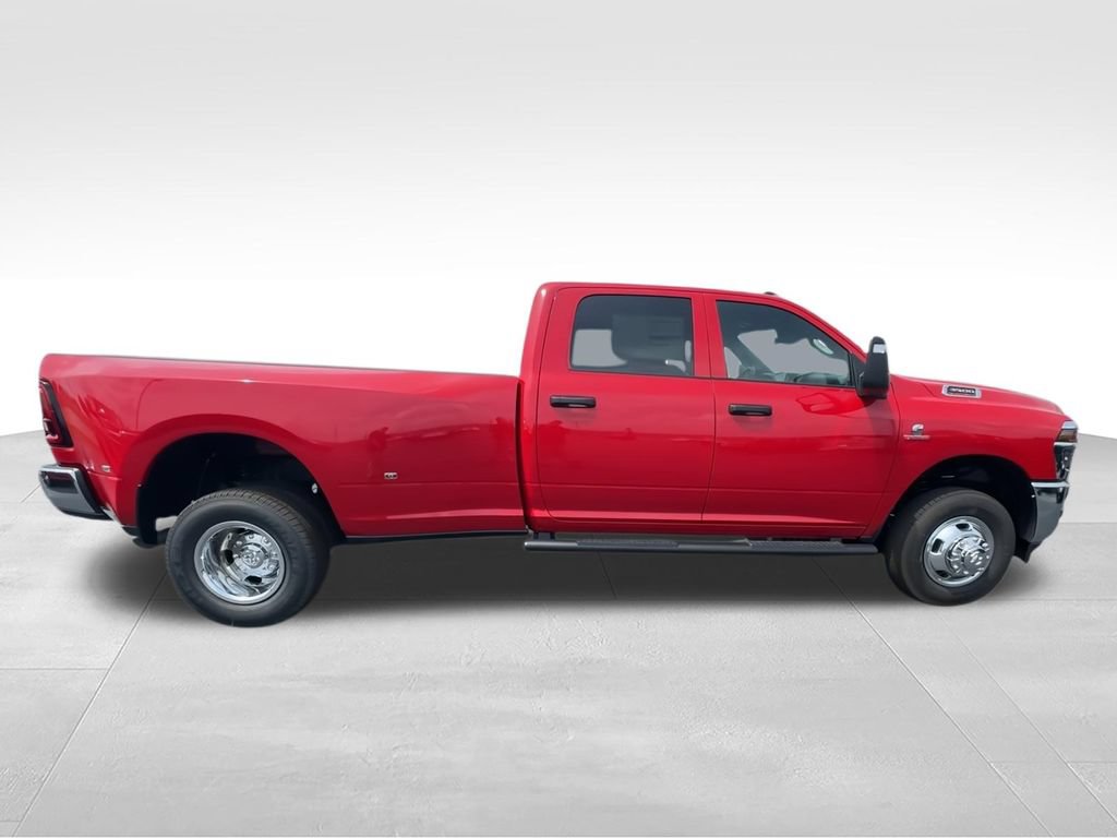 New 2026 RAM 3500 Tradesman AWD/4WD image 9
