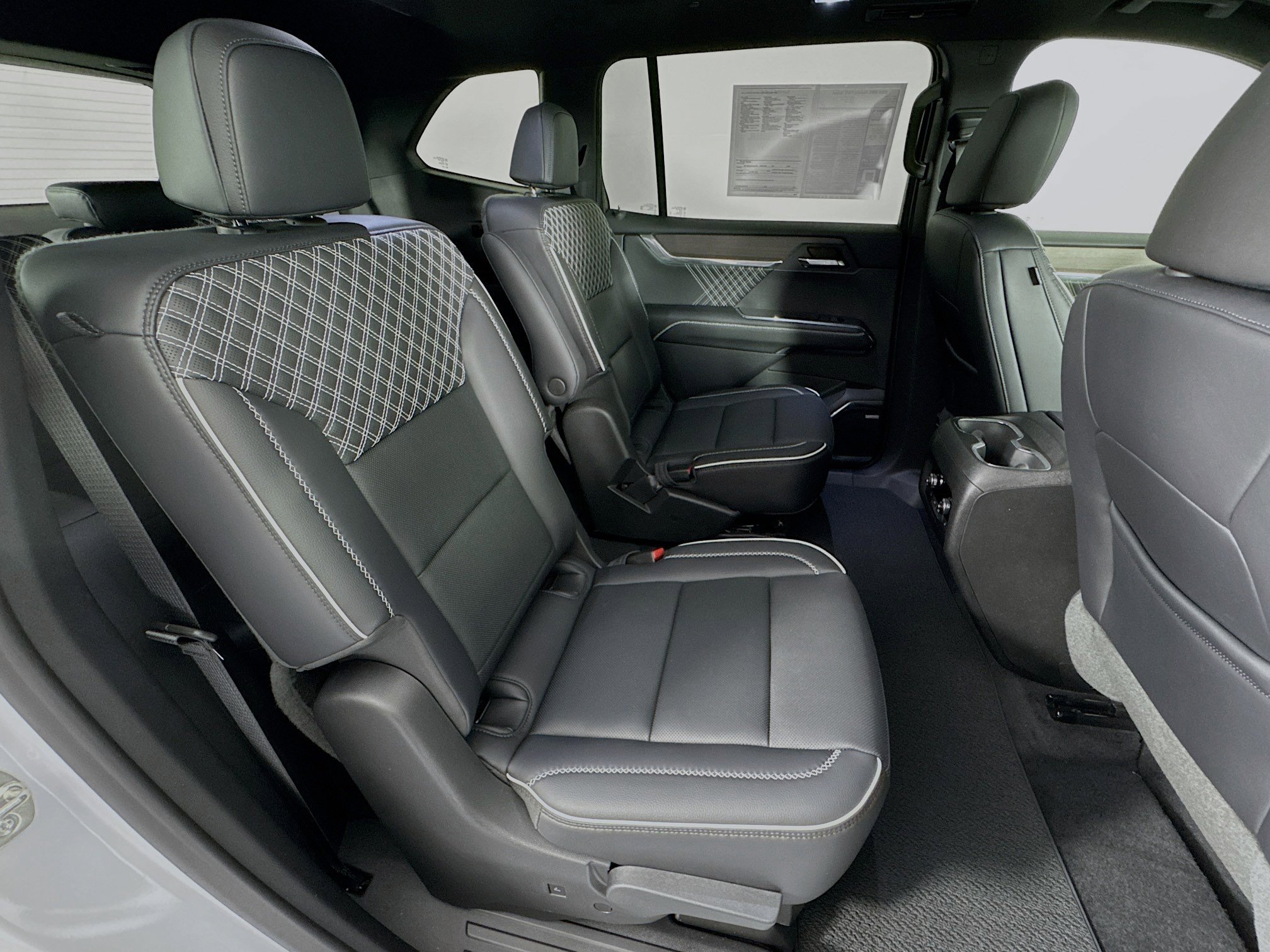 Used 2024 GMC Acadia Denali image 30