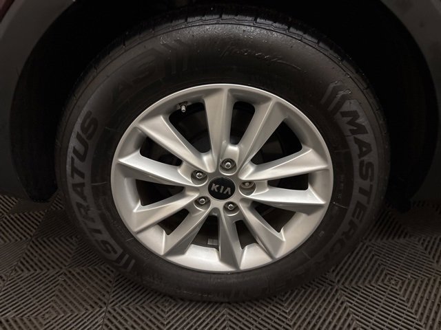 Certified 2019 Kia Sorento LX image 24