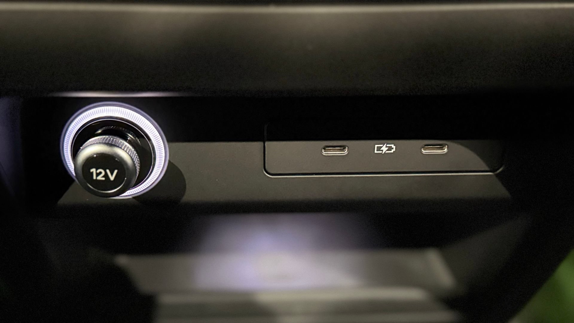 Certified 2025 Porsche Cayenne Coupe AWD/4WD image 93
