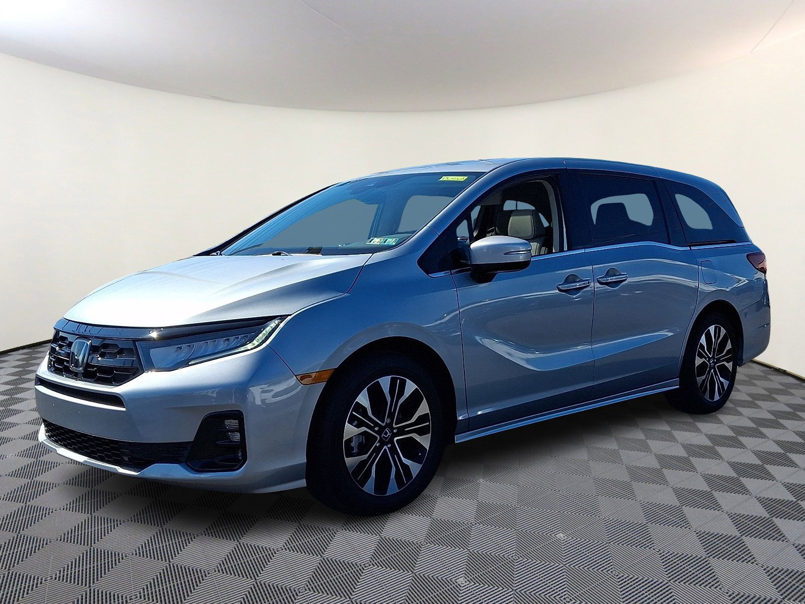 Used 2025 Honda Odyssey Elite image 3