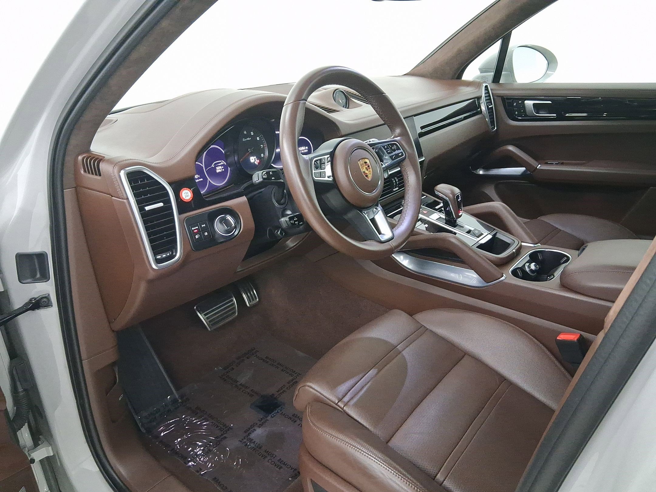 Certified 2022 Porsche Cayenne Turbo image 4