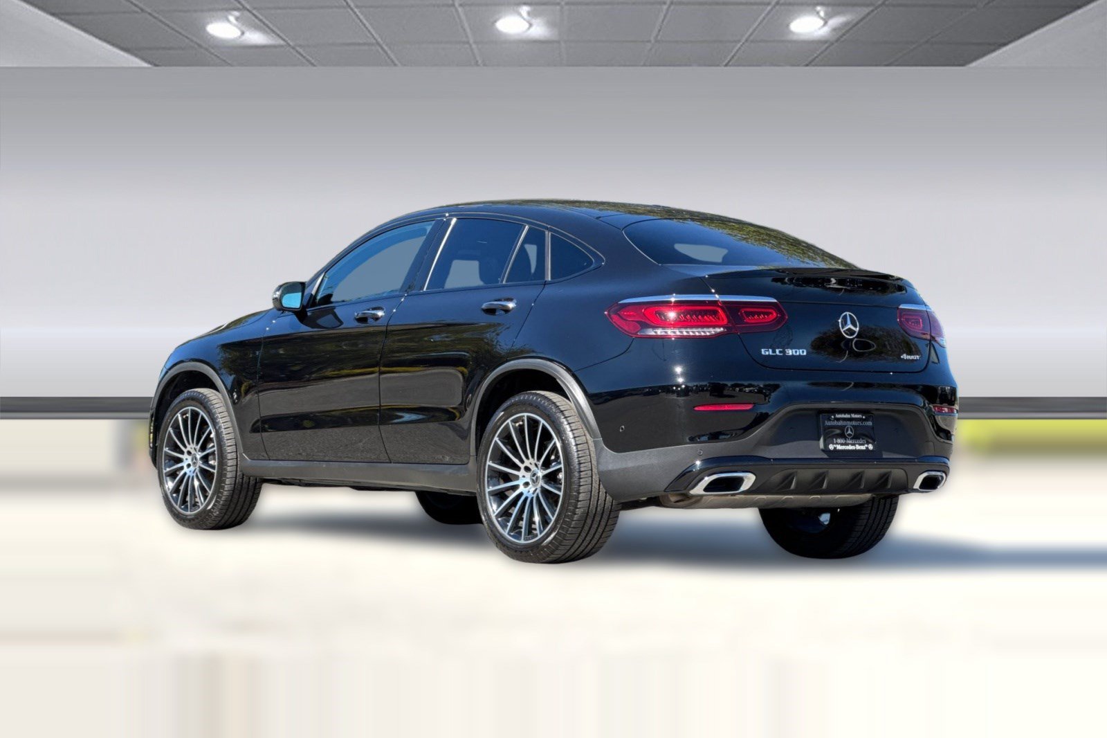 Used 2020 Mercedes-Benz GLC 300 4MATIC Coupe image 3