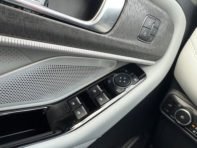 New 2026 Ford Explorer Platinum w/ LUX Leather Package image 29