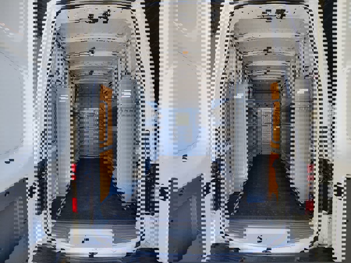 Used 2021 Nissan NV 2500 SV image 9