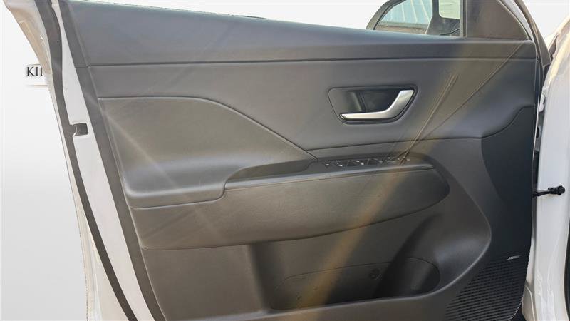 Used 2024 Hyundai Kona Limited AWD/4WD image 11