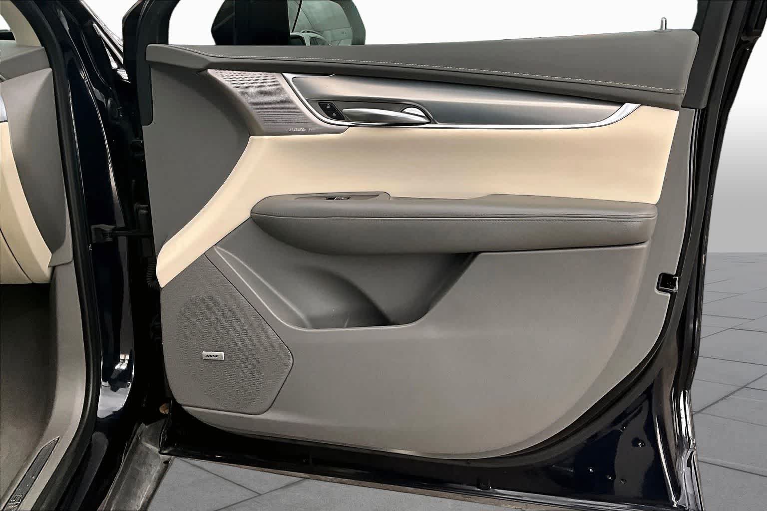 Used 2021 Cadillac XT5 Premium Luxury FWD image 23