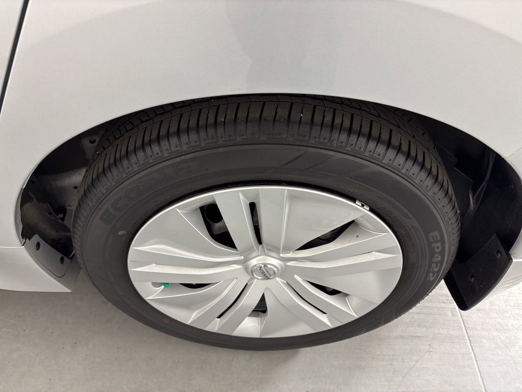 Used 2022 Nissan Leaf S image 11