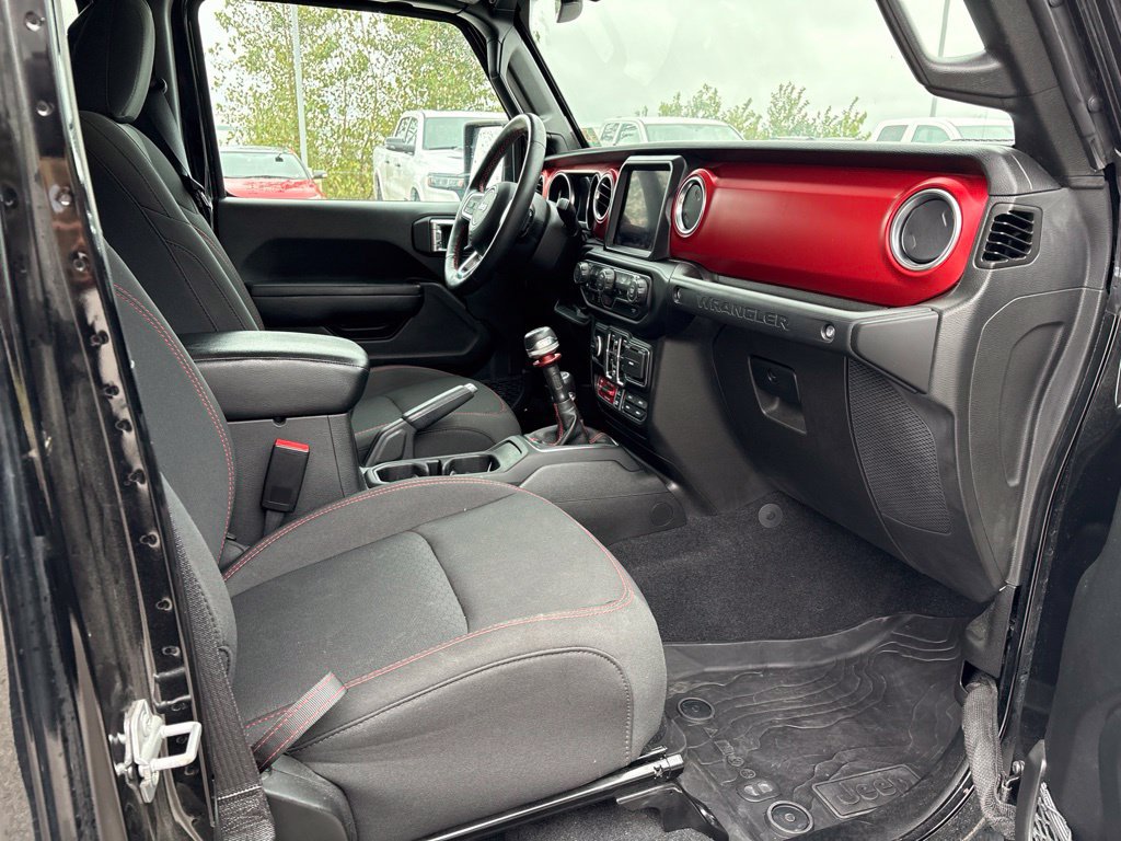 Used 2022 Jeep Wrangler Unlimited Rubicon w/ Dual Top Group AWD/4WD image 26