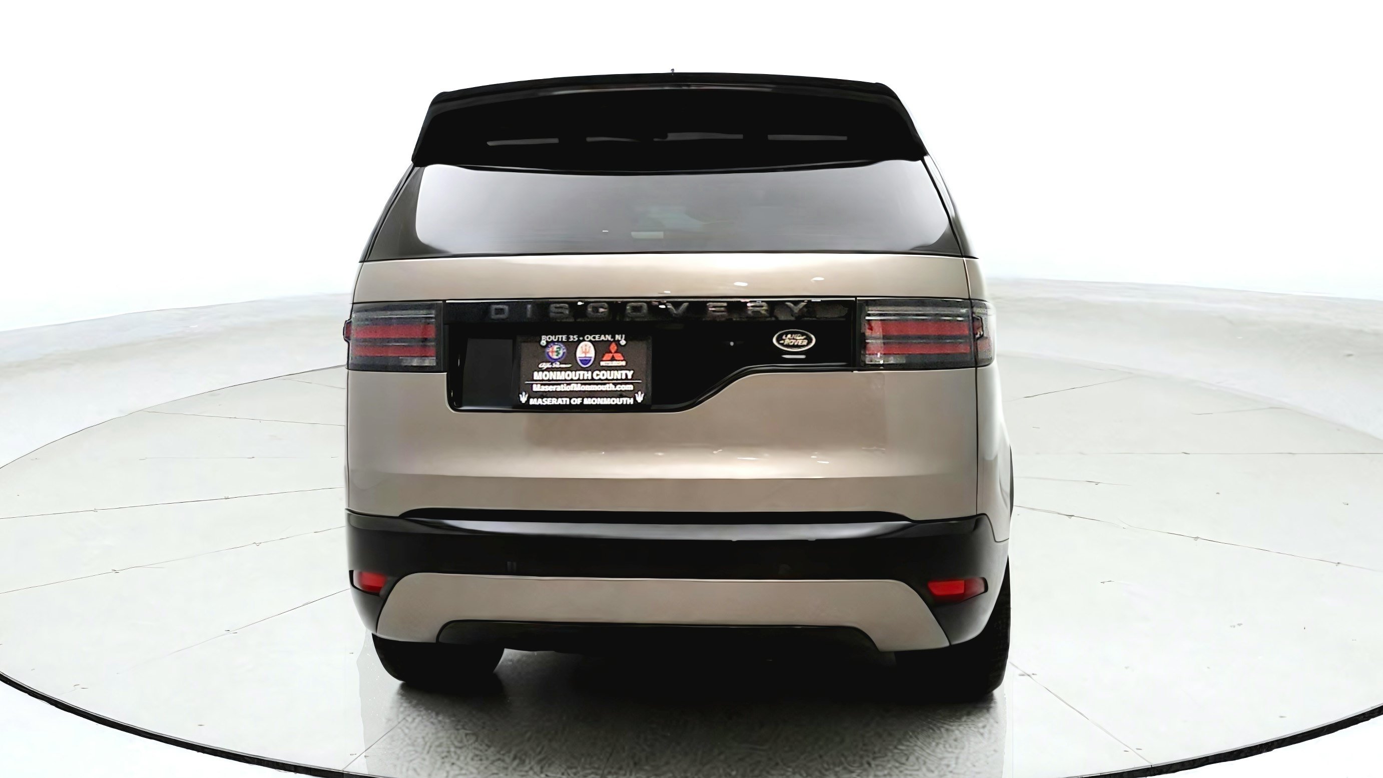 Used 2021 Land Rover Discovery HSE R-Dynamic AWD/4WD image 6
